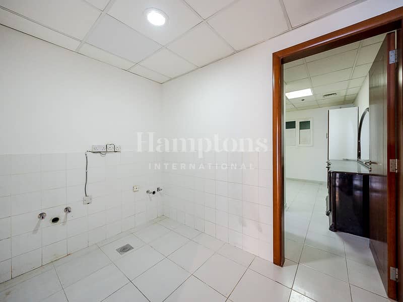 Spacious | Sea View | Ready | Great Location - Image 12