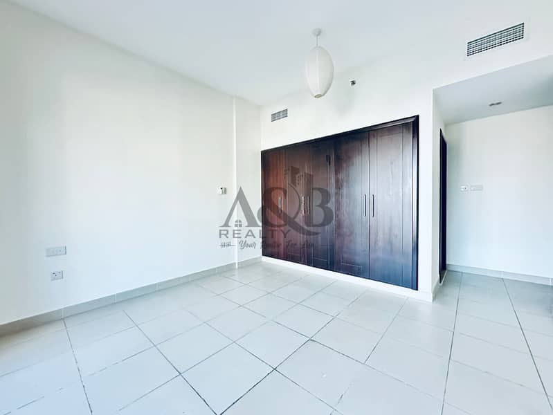 HUGE LAYOUT | POOL AND LAKE VIEW | LOW FLOOR - Image 18