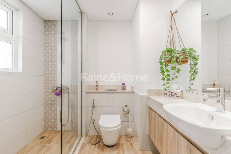 Spacious Layout | Vacant | Private Garden - Image 6