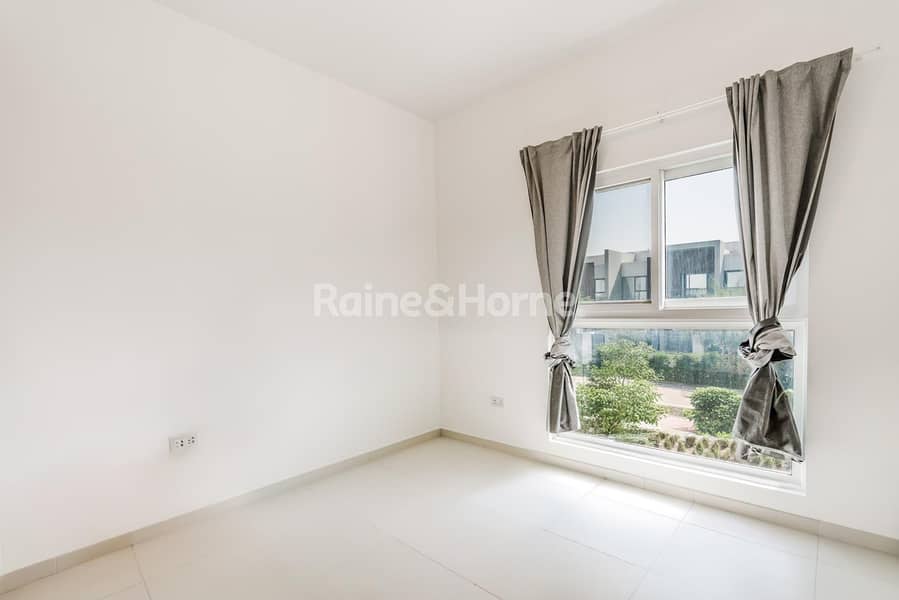 Spacious Layout | Vacant | Private Garden - Image 7