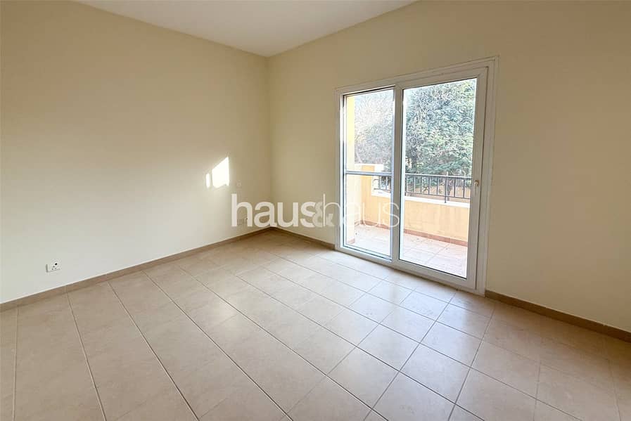 Next To Lake | Type B | Single Row - Image 8