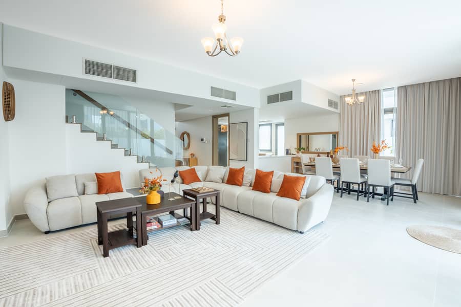 Exquisite 5-Bedroom Luxury Villa in Sharjah Ajmal Makan | Private Pool, Direct Beach Access & Fully Equipped Amenities - Image 2