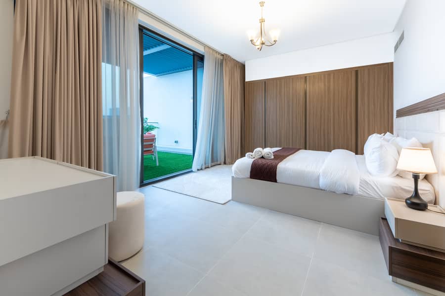 Exquisite 5-Bedroom Luxury Villa in Sharjah Ajmal Makan | Private Pool, Direct Beach Access & Fully Equipped Amenities - Image 7