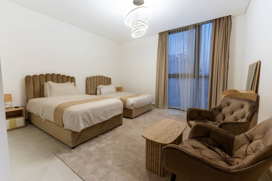 Exquisite 5-Bedroom Luxury Villa in Sharjah Ajmal Makan | Private Pool, Direct Beach Access & Fully Equipped Amenities - Image 8