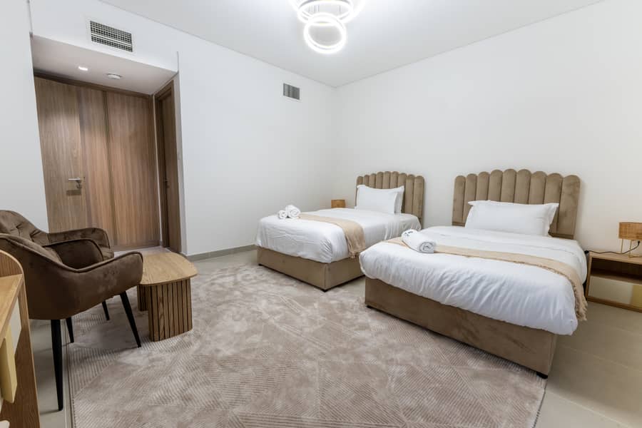 Exquisite 5-Bedroom Luxury Villa in Sharjah Ajmal Makan | Private Pool, Direct Beach Access & Fully Equipped Amenities - Image 11