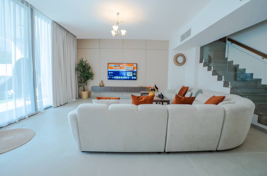 Exquisite 5-Bedroom Luxury Villa in Sharjah Ajmal Makan | Private Pool, Direct Beach Access & Fully Equipped Amenities - Image 22