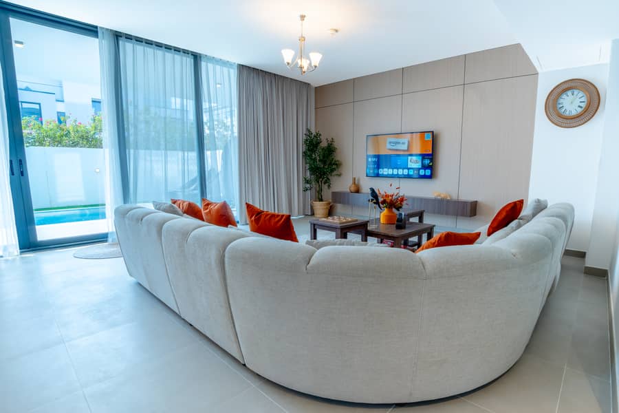 Exquisite 5-Bedroom Luxury Villa in Sharjah Ajmal Makan | Private Pool, Direct Beach Access & Fully Equipped Amenities - Image 23