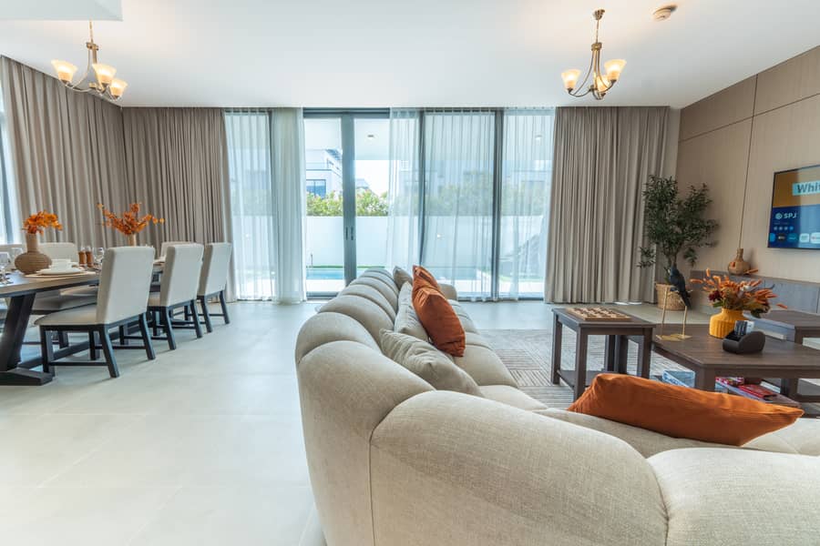 Exquisite 5-Bedroom Luxury Villa in Sharjah Ajmal Makan | Private Pool, Direct Beach Access & Fully Equipped Amenities - Image 24