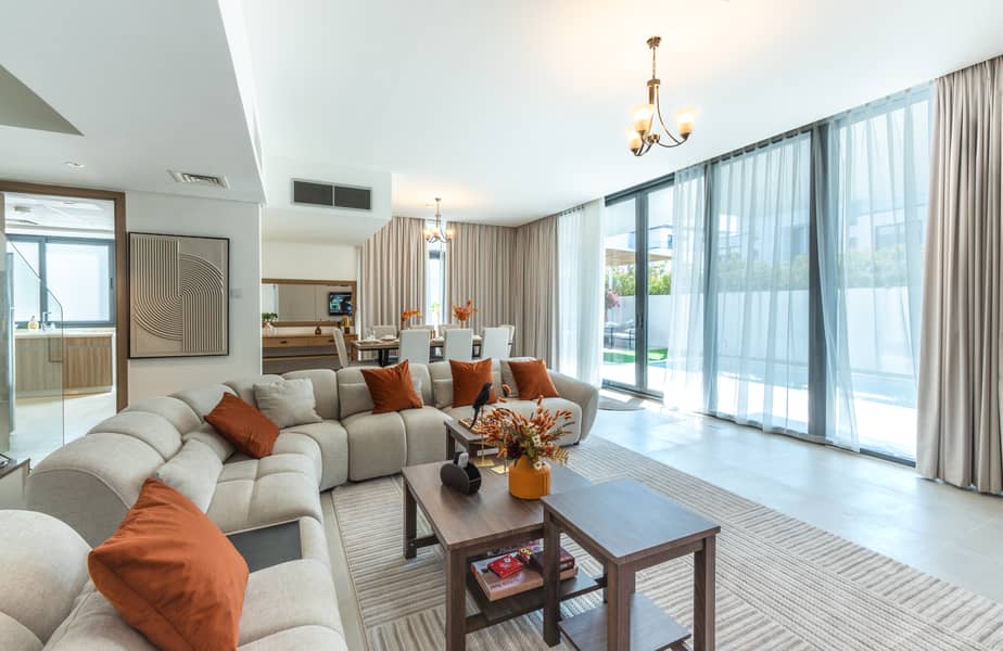 Exquisite 5-Bedroom Luxury Villa in Sharjah Ajmal Makan | Private Pool, Direct Beach Access & Fully Equipped Amenities - Image 25