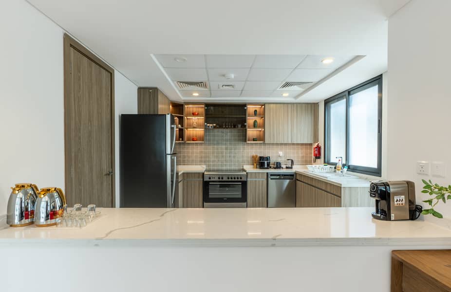 Exquisite 5-Bedroom Luxury Villa in Sharjah Ajmal Makan | Private Pool, Direct Beach Access & Fully Equipped Amenities - Image 27