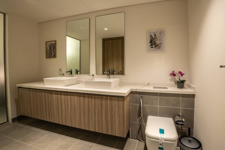 Exquisite 5-Bedroom Luxury Villa in Sharjah Ajmal Makan | Private Pool, Direct Beach Access & Fully Equipped Amenities - Image 30