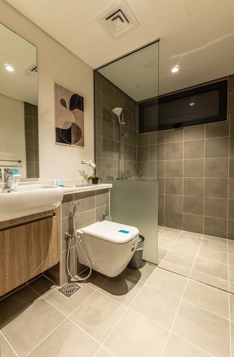 Exquisite 5-Bedroom Luxury Villa in Sharjah Ajmal Makan | Private Pool, Direct Beach Access & Fully Equipped Amenities - Image 31