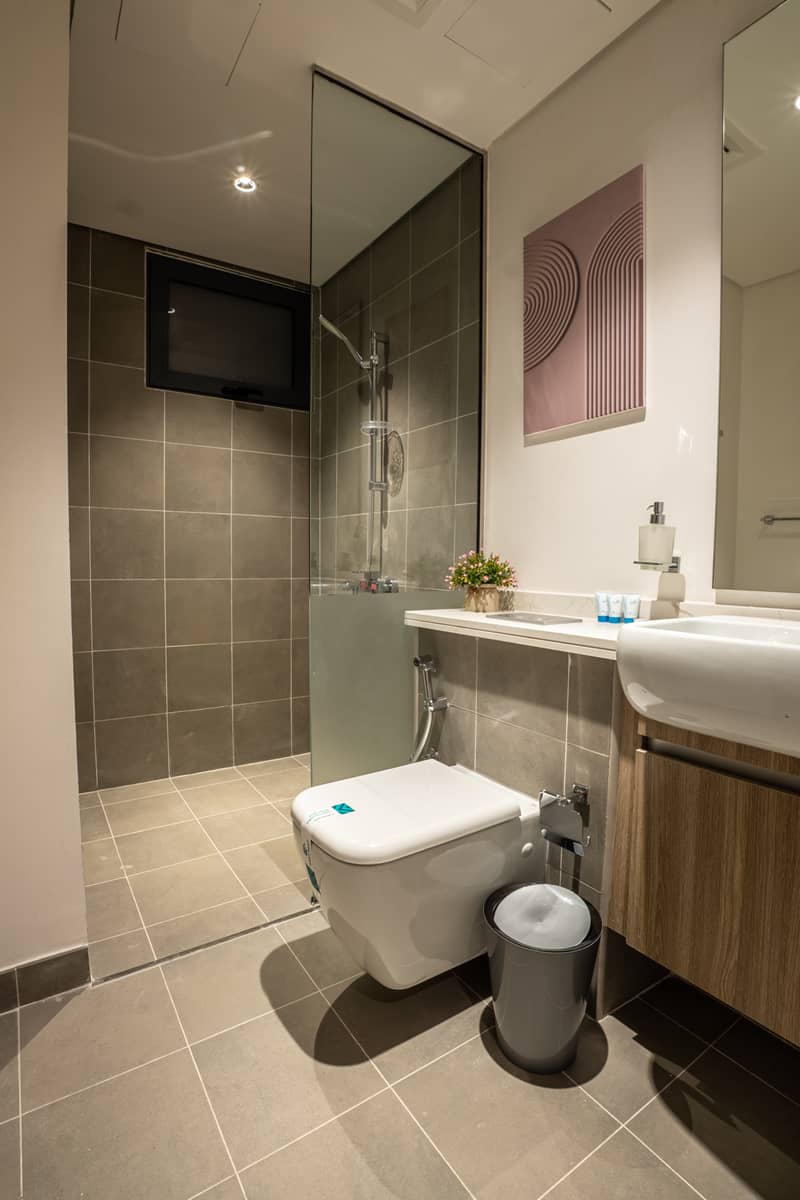 Exquisite 5-Bedroom Luxury Villa in Sharjah Ajmal Makan | Private Pool, Direct Beach Access & Fully Equipped Amenities - Image 32