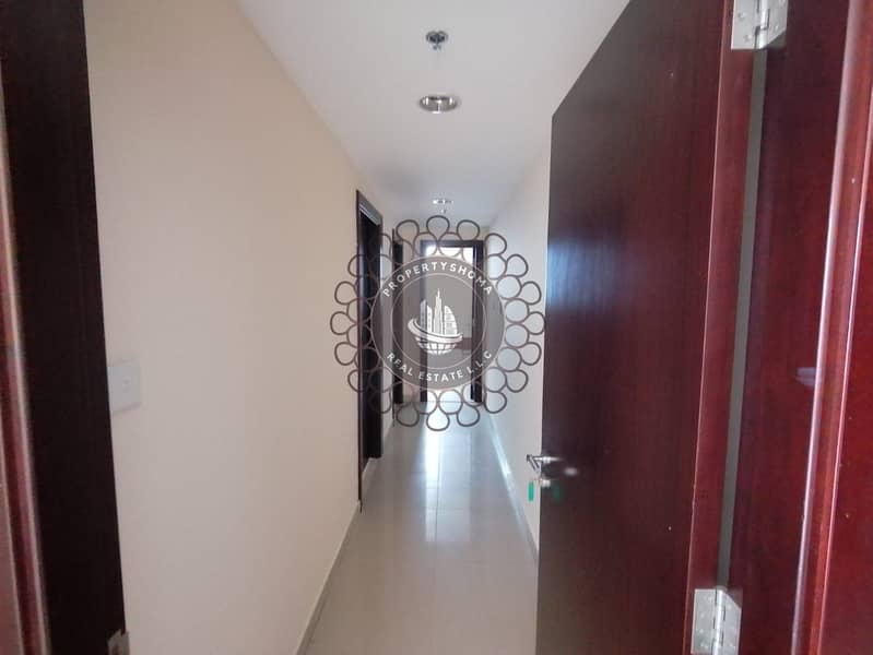 SPACIUS| MID FLOOR UNFURNISHED lake view - Image 6