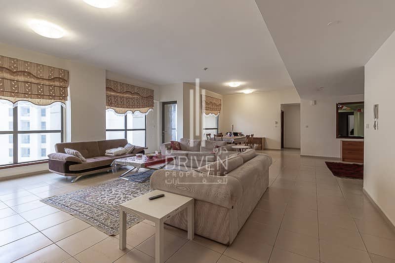 Vacant 4 Bedroom Apt in a Prime Location Vacant 4 Bedroom Apt in a Prime Location