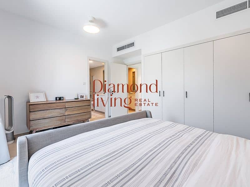 Upgraded | Exclusive | Vacant Soon - Image 9