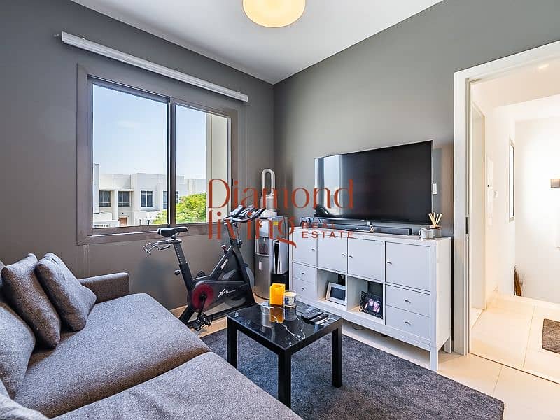 Upgraded | Exclusive | Vacant Soon - Image 13