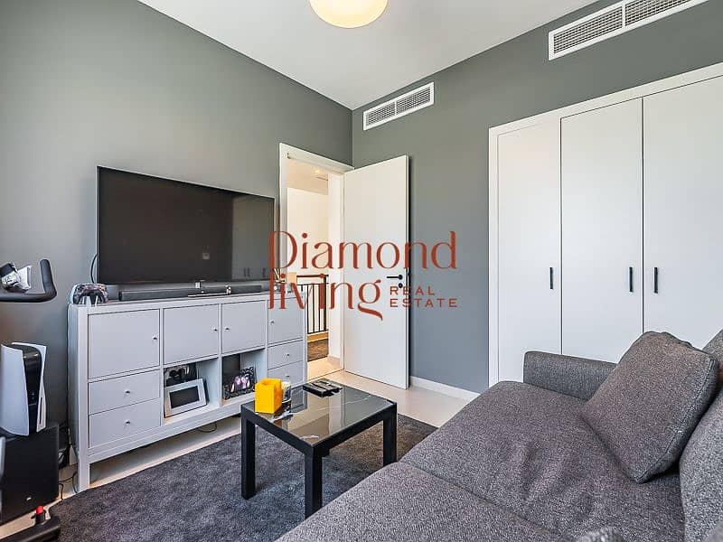 Upgraded | Exclusive | Vacant Soon - Image 15