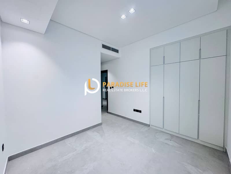 **BRAND NEW** 5BEDROOM ALL EN SUITE-ELEVATOR-MAIDS-COVERD PARKING-AWAY FROM FLIGHT