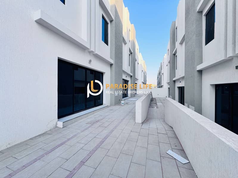 **BRAND NEW** 5BEDROOM ALL EN SUITE-ELEVATOR-MAIDS-COVERD PARKING-AWAY FROM FLIGHT - Image 6