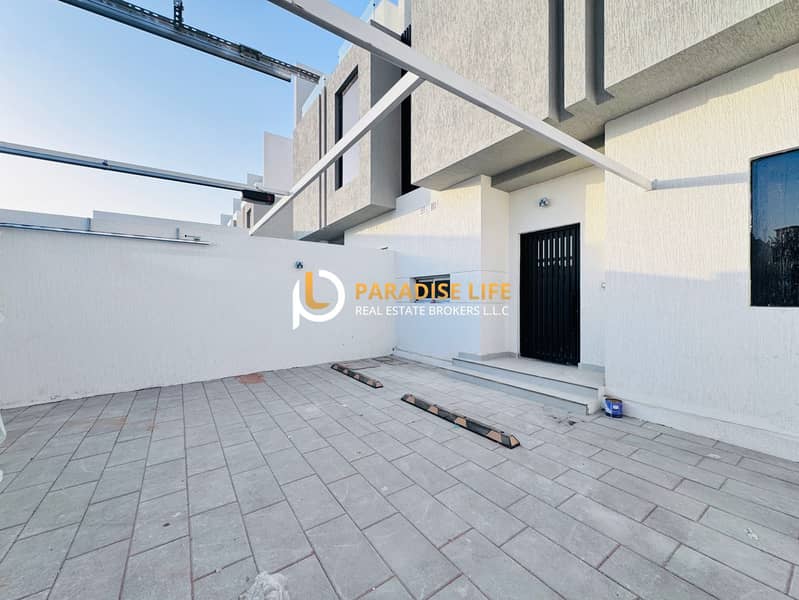 **BRAND NEW** 5BEDROOM ALL EN SUITE-ELEVATOR-MAIDS-COVERD PARKING-AWAY FROM FLIGHT