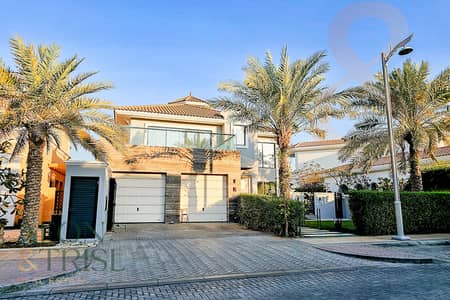 4 Bedroom Villa for Sale in Palm Jumeirah, Dubai - 4BR | Wide Water | Luxury Living | Villa