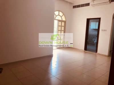 1 Bedroom Flat for Rent in Al Mushrif, Abu Dhabi - Huge 1 bedroom hall with balcony behind mushif mall . 1 Bedroom Flat for Rent in Al Mushrif, Abu Dhabi - Huge 1 bedroom hall with balcony behind mushif mall .