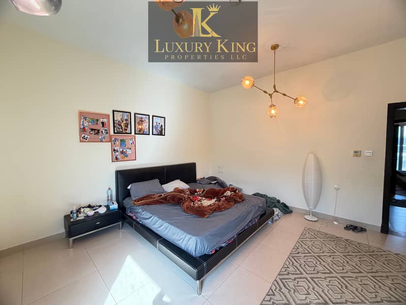 SINGLE ROW , VOT 3 Bedroom + Maid Room Townhouse