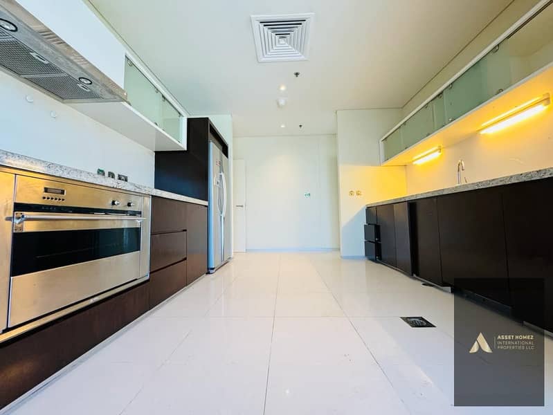 Chiller Free, Luxury and Spacious, High Floor, Great Views