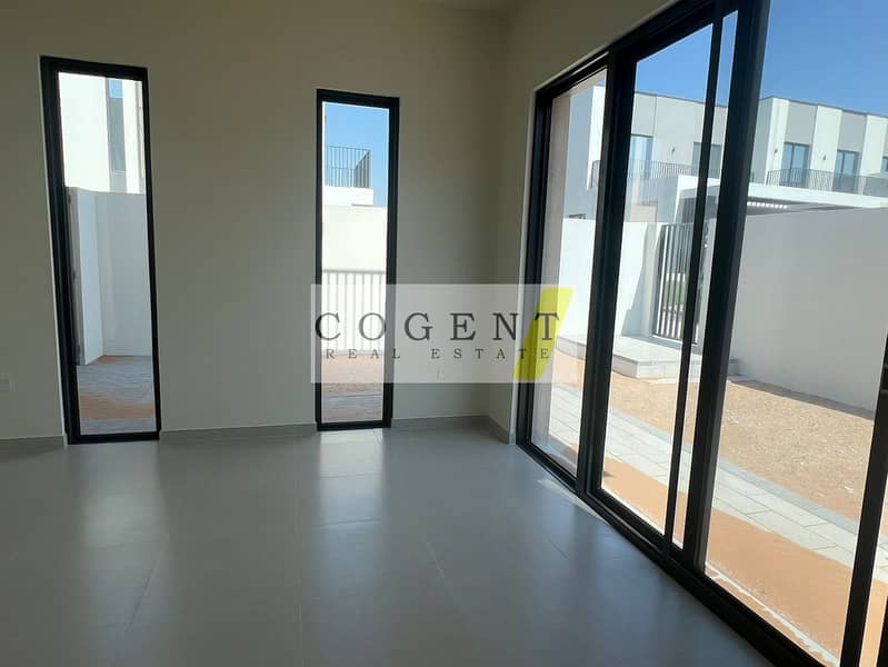 Vacant Mid Jan | Single Row | Hot Deal - Image 12