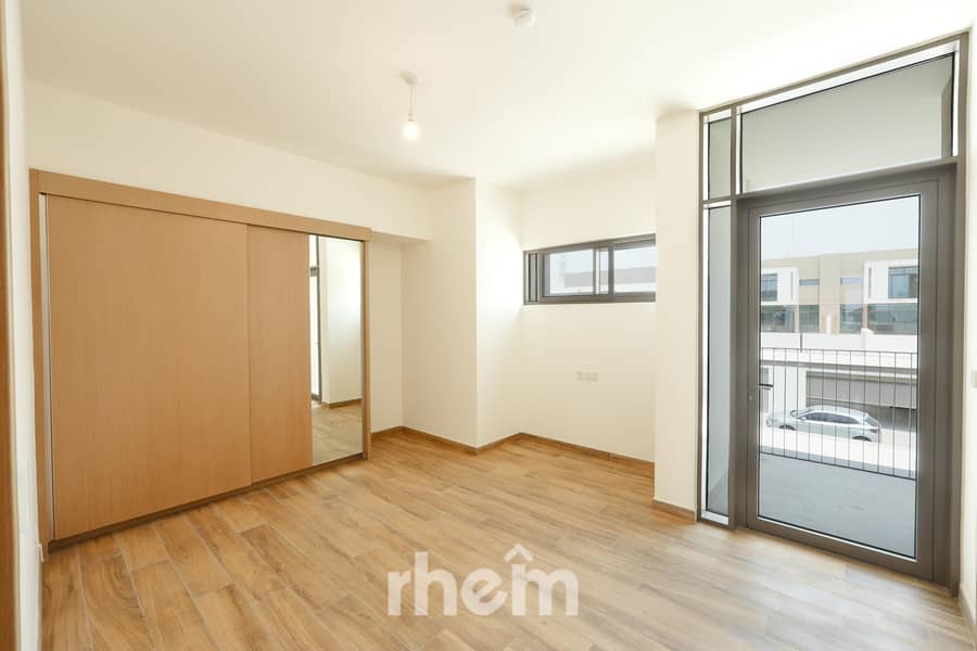 Great Location | Elevated | Close To Amenities - Image 12