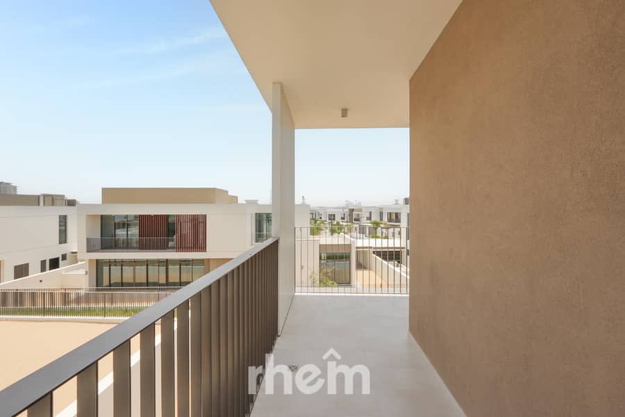 Great Location | Elevated | Close To Amenities - Image 15