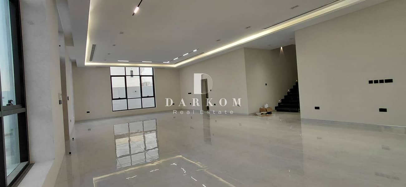 Stunning 5 Bedroom Villa + Maid’s Room in Al Aweer 1 | Prime Location | Spacious Layout