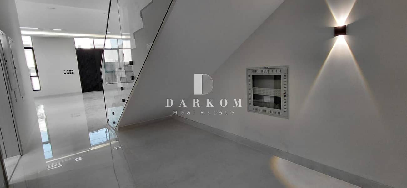 Stunning 5 Bedroom Villa + Maid’s Room in Al Aweer 1 | Prime Location | Spacious Layout - Image 7