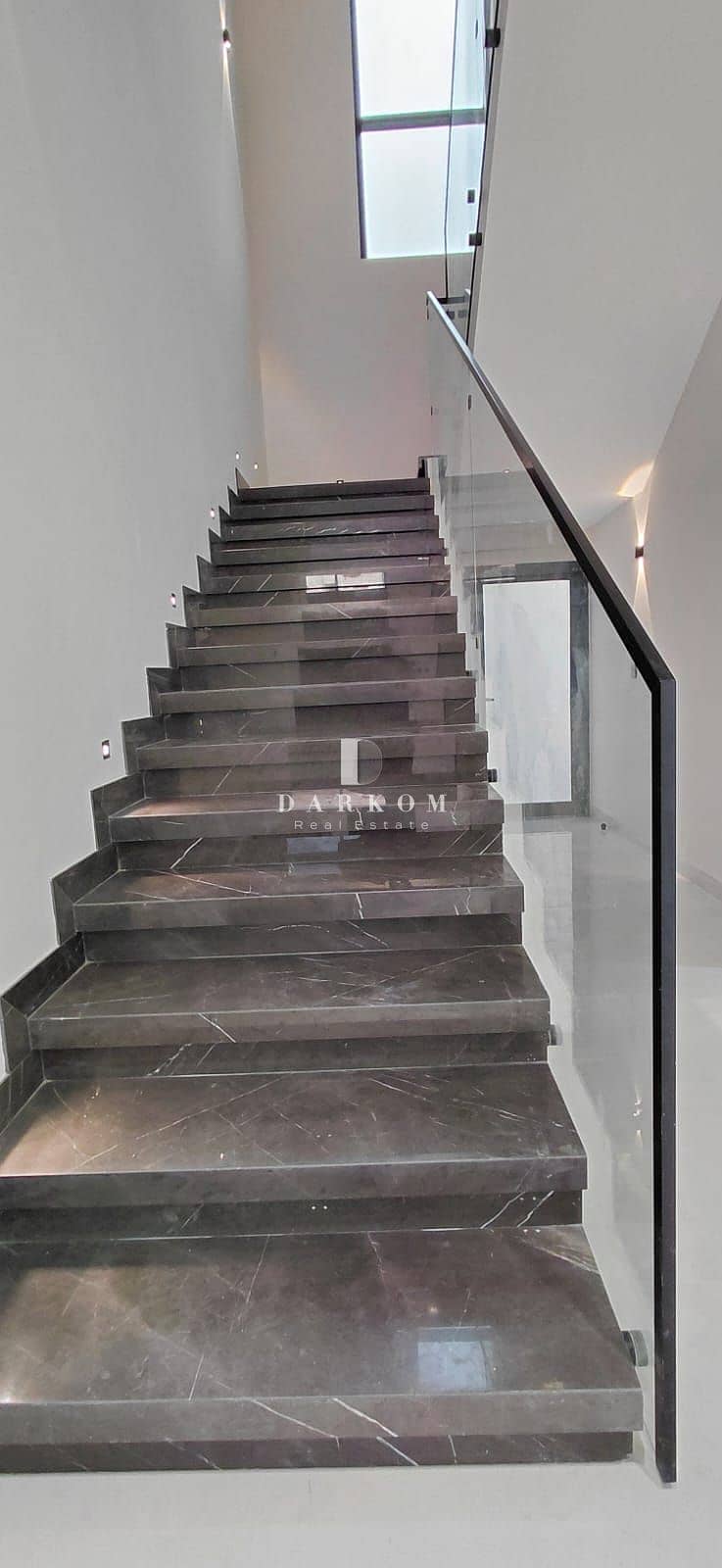 Stunning 5 Bedroom Villa + Maid’s Room in Al Aweer 1 | Prime Location | Spacious Layout - Image 8