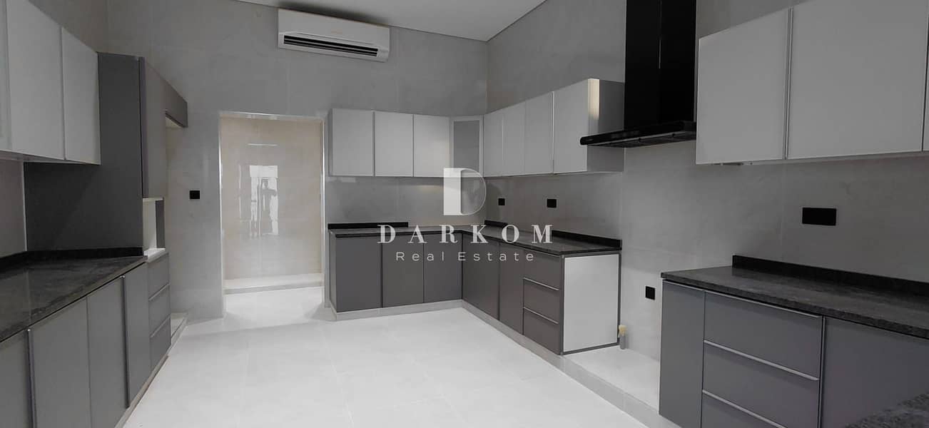 Stunning 5 Bedroom Villa + Maid’s Room in Al Aweer 1 | Prime Location | Spacious Layout - Image 9