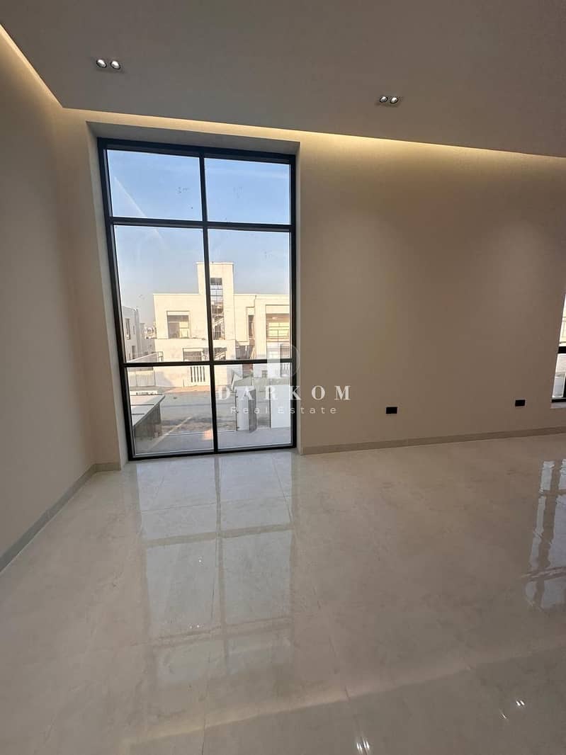 Stunning 5 Bedroom Villa + Maid’s Room in Al Aweer 1 | Prime Location | Spacious Layout - Image 21