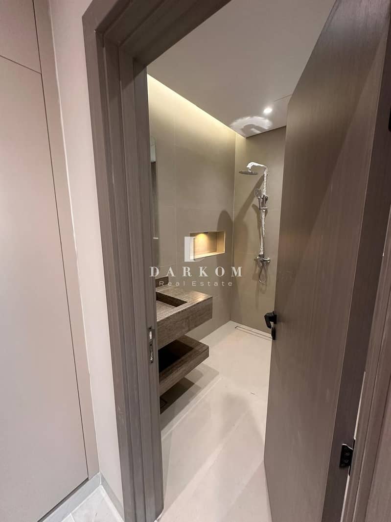 Stunning 5 Bedroom Villa + Maid’s Room in Al Aweer 1 | Prime Location | Spacious Layout - Image 28