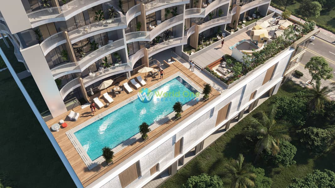 31 swimming pool view. jpg