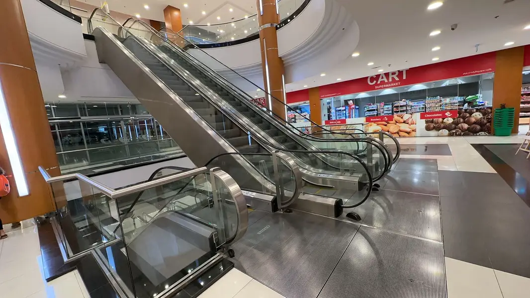 Vacant Fitted Shop | Mall Acces |Near Metro IDIFC