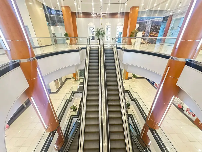 Vacant Fitted Shop | Mall Acces |Near Metro IDIFC