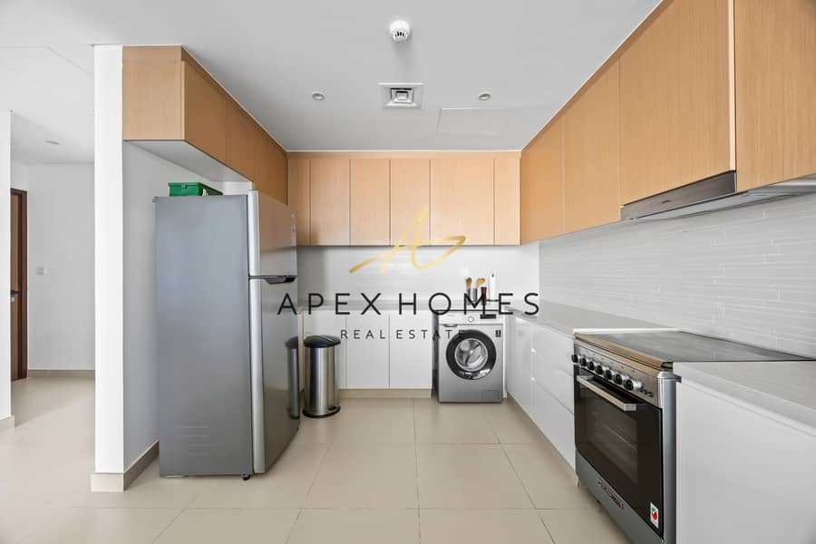 Marina Water View | Largest One Bed - Image 12