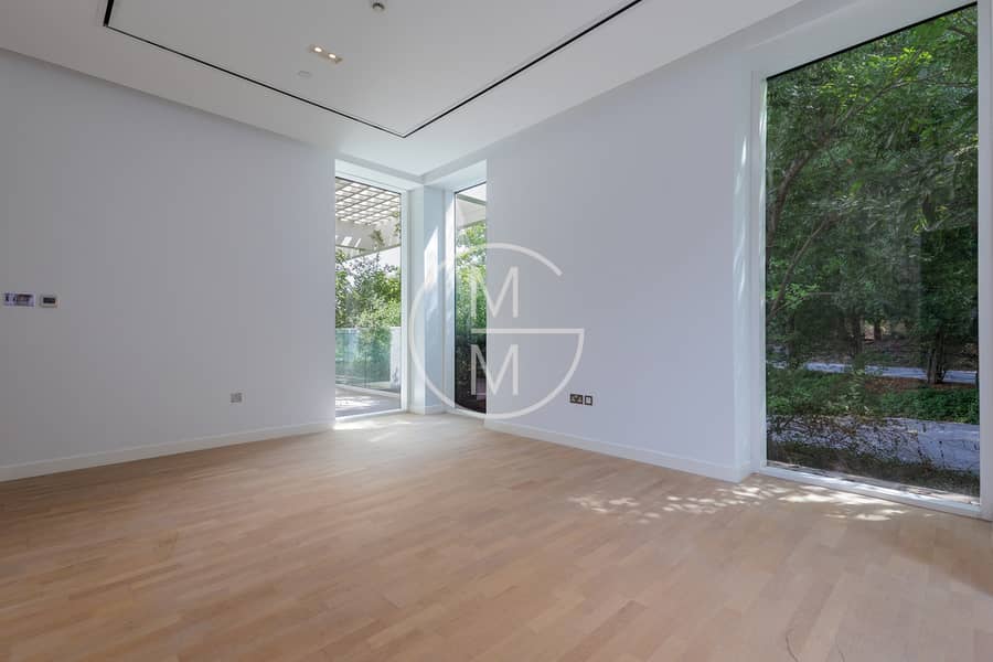 Exclusive | 3 Bedroom | Private Garden - Image 13