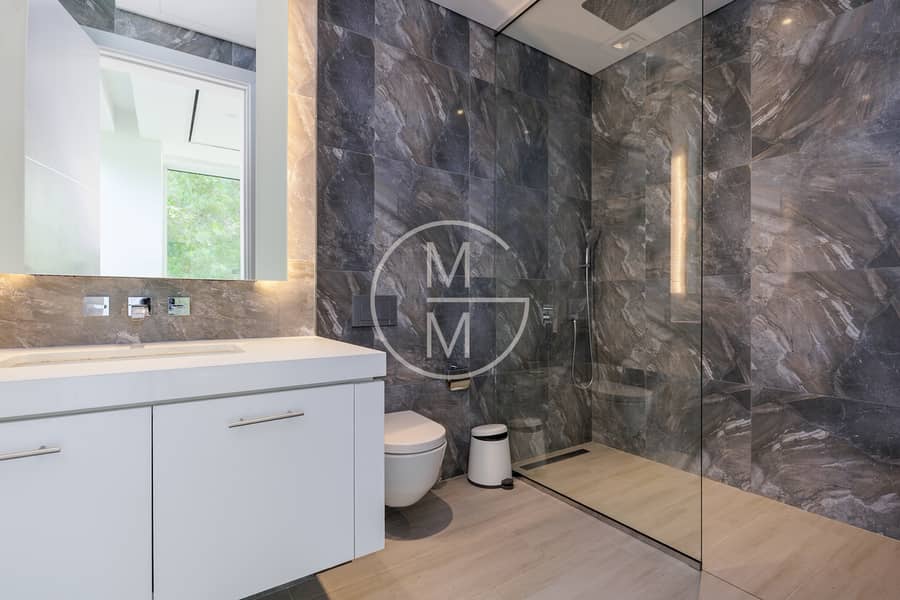 Exclusive | 3 Bedroom | Private Garden - Image 14