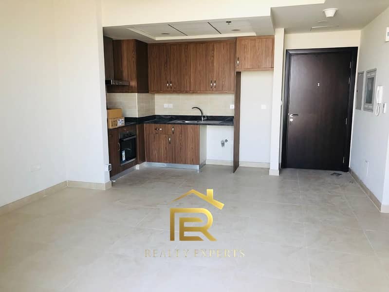 EXQUISITE 1BHK | BRIGHT UNIT | READY TO MOVE - Image 6