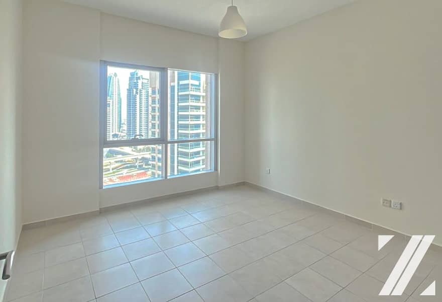 Spacious 2BHK with Marina View | Chiller Free