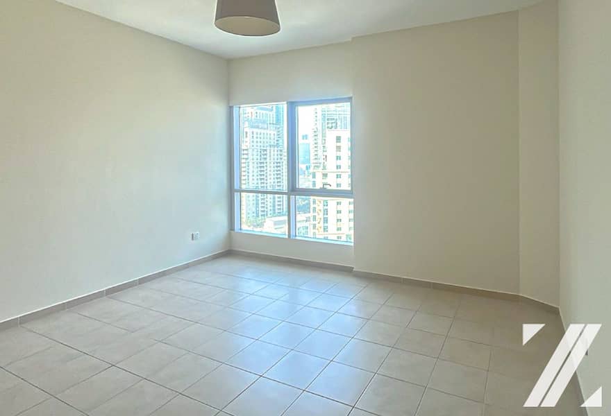 Spacious 2BHK with Marina View | Chiller Free
