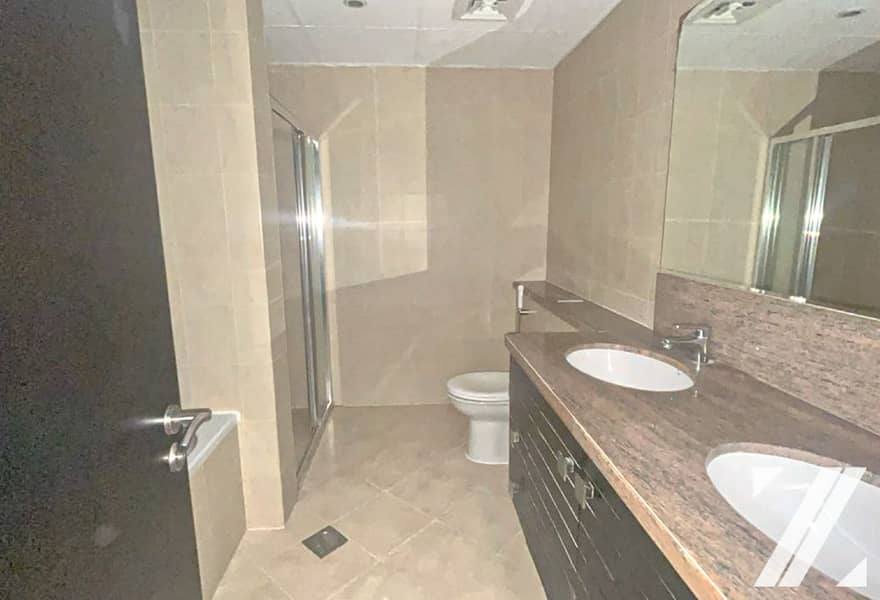 Spacious 2BHK with Marina View | Chiller Free - Image 9