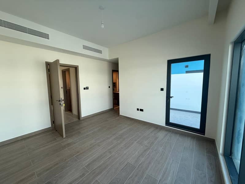 SINGLE ROW | BIG LAY-OUT | Modern Mediterranean Villa - Image 7