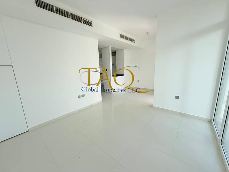 3BR CORNER | SINGLE ROW | UN-FURNISHED |